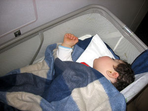 Спим в самолете