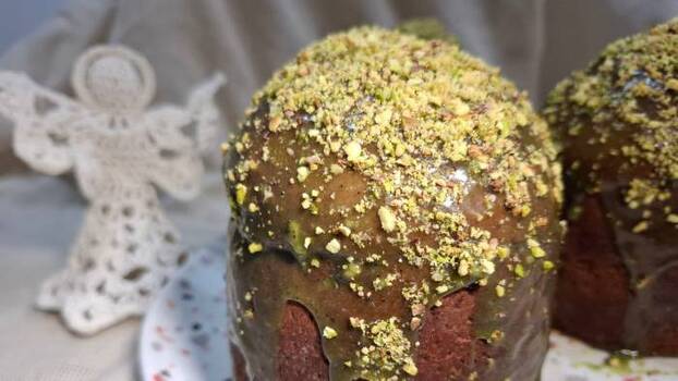 Роскошный дубайский кулич с хрустящей начинкой и фисташковой глазурью