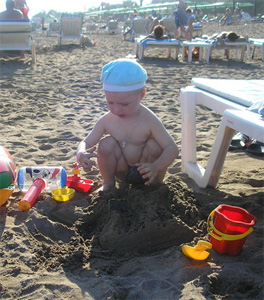 Игры для малыша на пляже