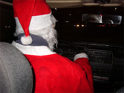 Дед Мороз за рулем