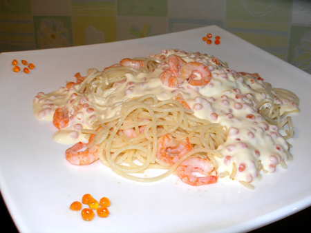 Спагетти с креветками и сливочно-икорным соусом
