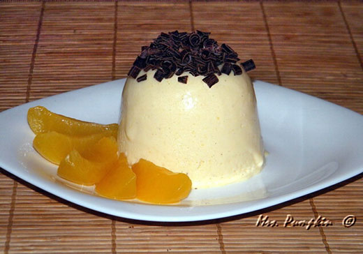 Сырный десерт с персиками