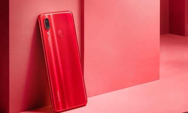 Huawei nova 3 – стильный подарок для мамы