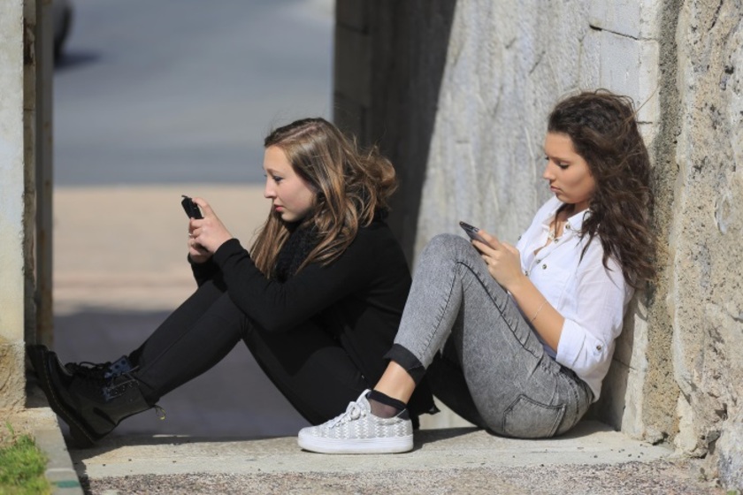 80% российских школьников не представляют свою жизнь без телефона