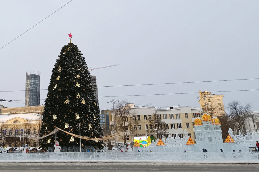 Слава морозам: власти продлили время работы ледового городка еще на неделю