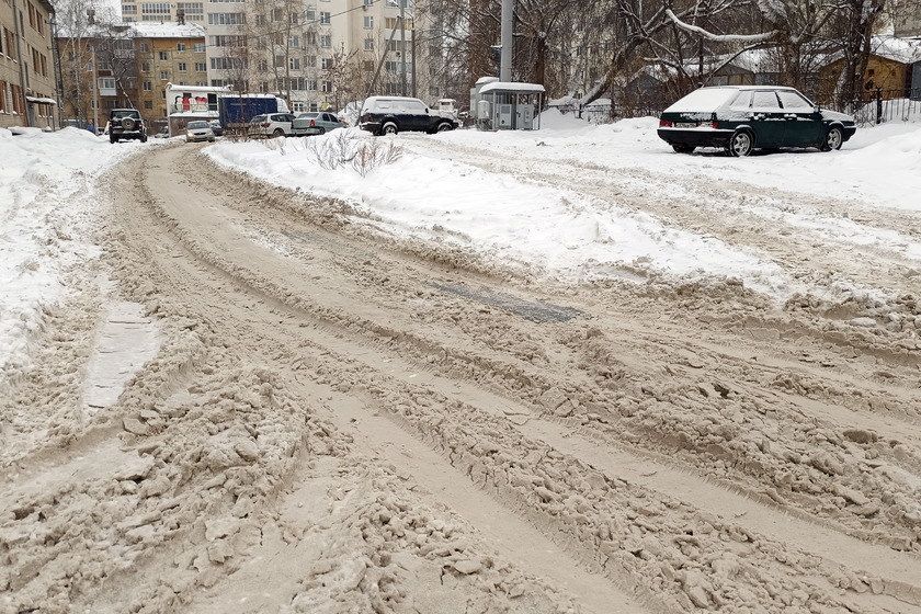 С потеплением во дворах Екатеринбурга наступит грязевой апокалипсис 