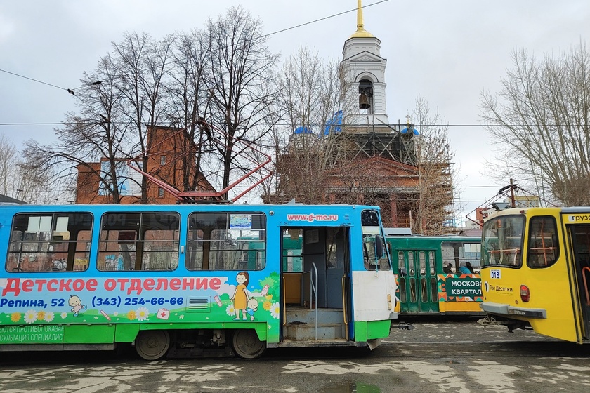 Из-за дефицита кондукторов и водителей в Екатеринбурге простаивает 25% общественного транспорта 