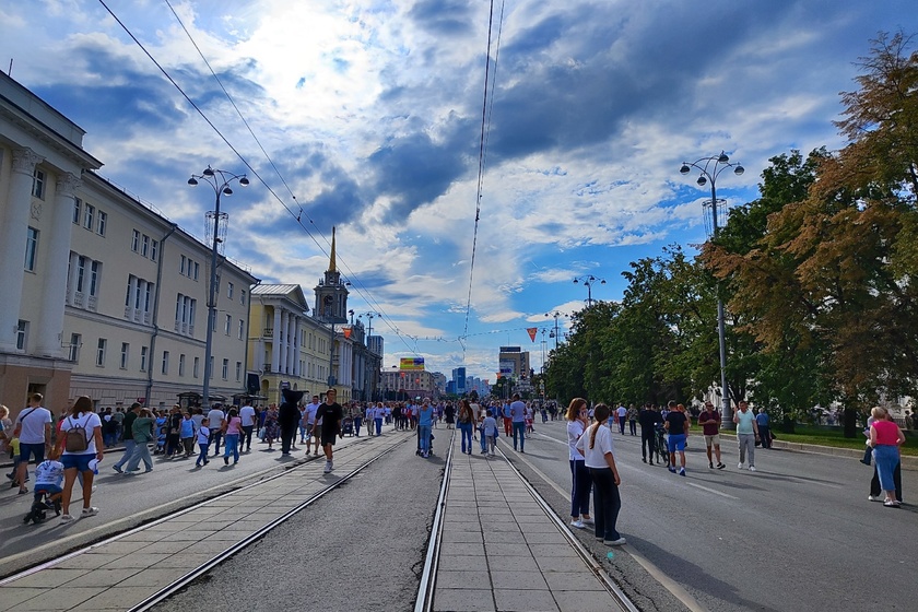 В Екатеринбурге отменили праздничные гуляния и фейерверк на 9 мая