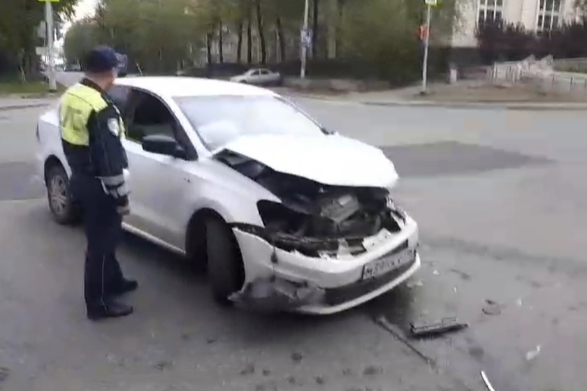 В Екатеринбурге двое детей пострадали в ДТП. Виновник скрылся 